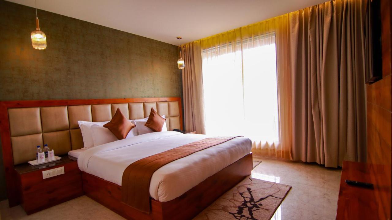 שימלה Golden Fern Resort מראה חיצוני תמונה